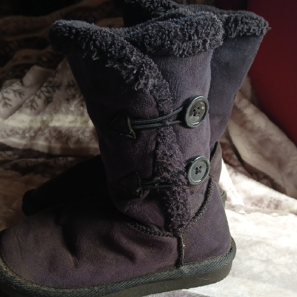 Cozy Kids' Black Boots with Button Details